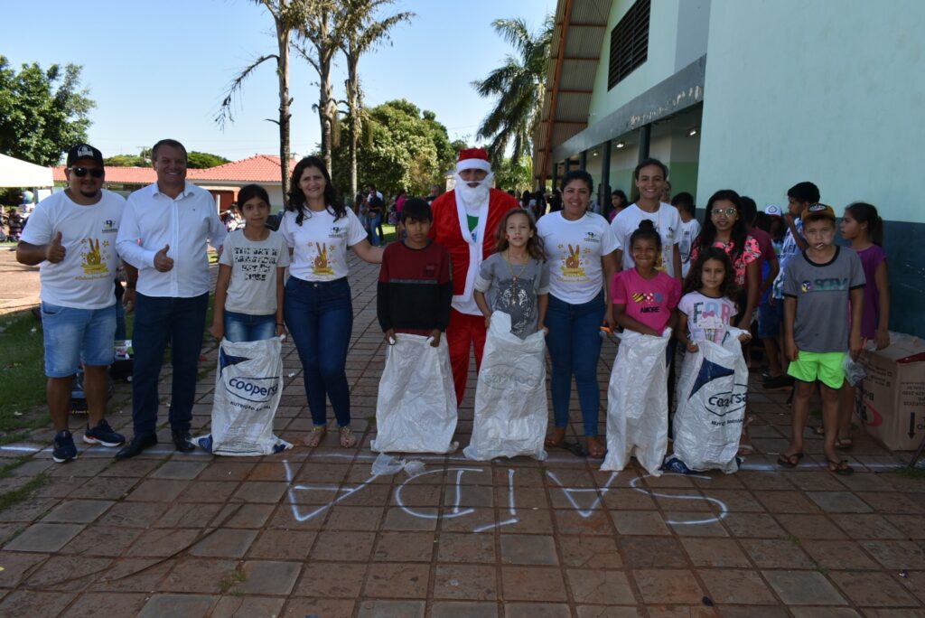 Prefeitura de Paranhos realiza a entrega de brinquedos para crianças do município