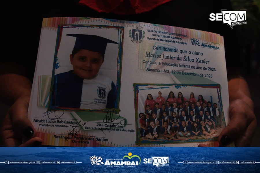 Escola Municipal Dr. Rachid Saldanha Derzi realiza cerimônia de formatura dos Prés 2024