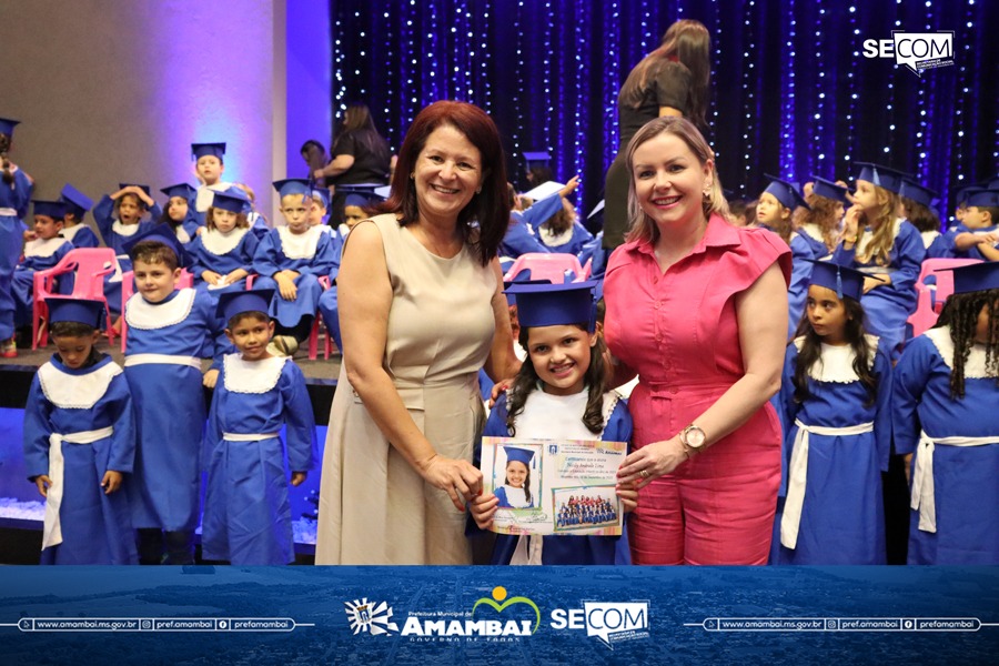 Escola Municipal Dr. Rachid Saldanha Derzi realiza cerimônia de formatura dos Prés 2024