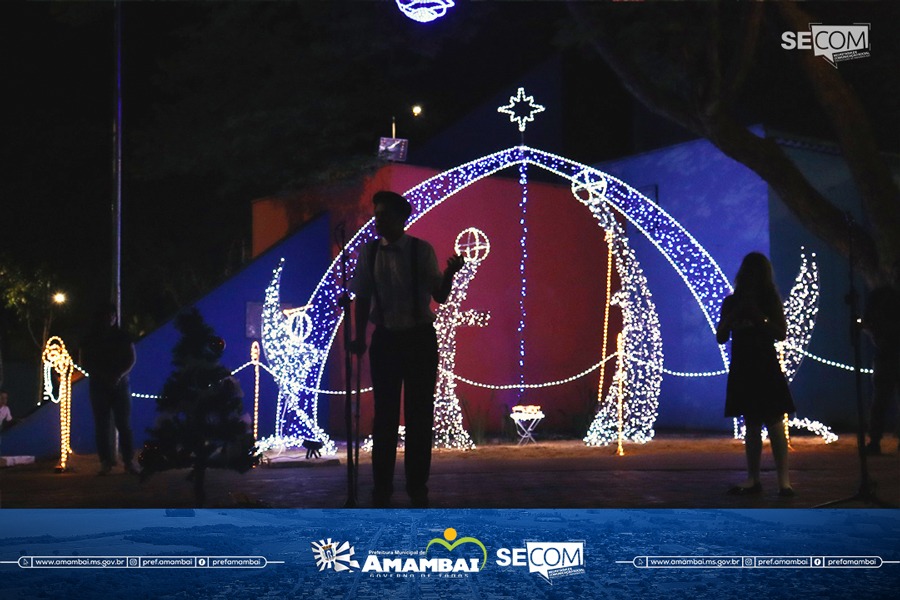 Espetáculo de cores, luzes e música marcaram a abertura do Natal de Luzes 2023 em Amambai