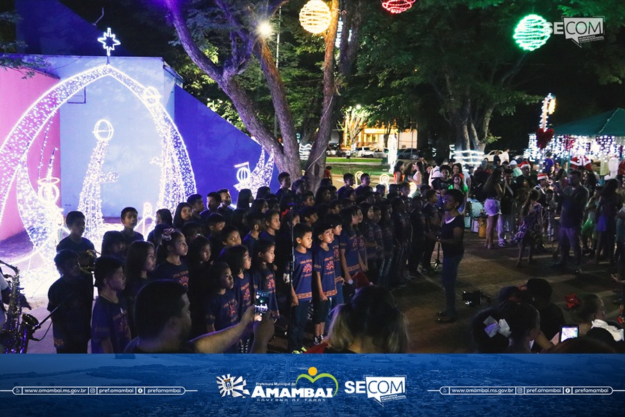 Espetáculo de cores, luzes e música marcaram a abertura do Natal de Luzes 2023 em Amambai