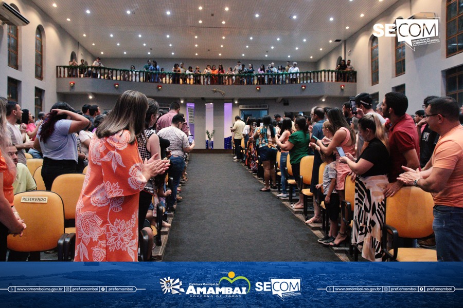 Escola Municipal Dr. Rachid Saldanha Derzi realiza cerimônia de formatura dos Prés 2024