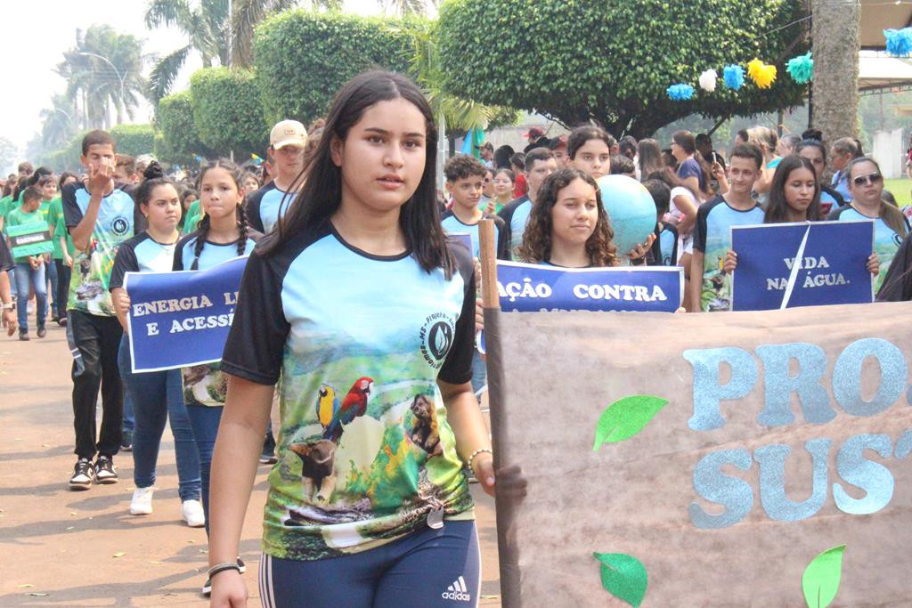 Desfile Cívico do 36º aniversário de Paranhos