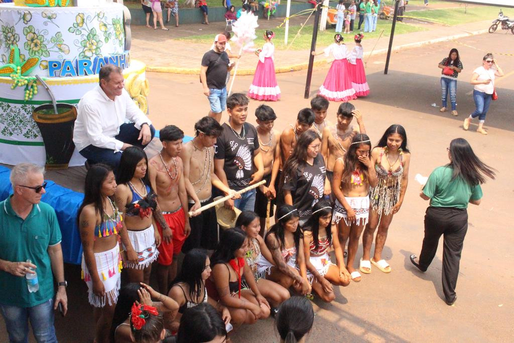 Desfile Cívico do 36º aniversário de Paranhos