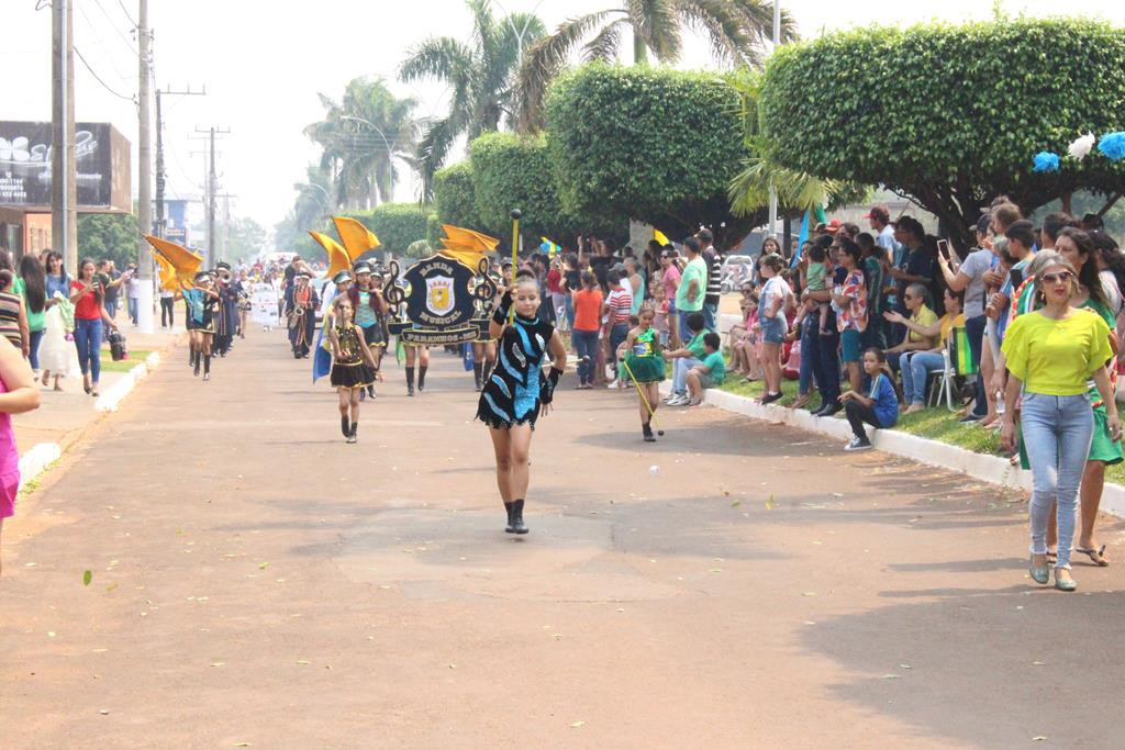 Desfile Cívico do 36º aniversário de Paranhos