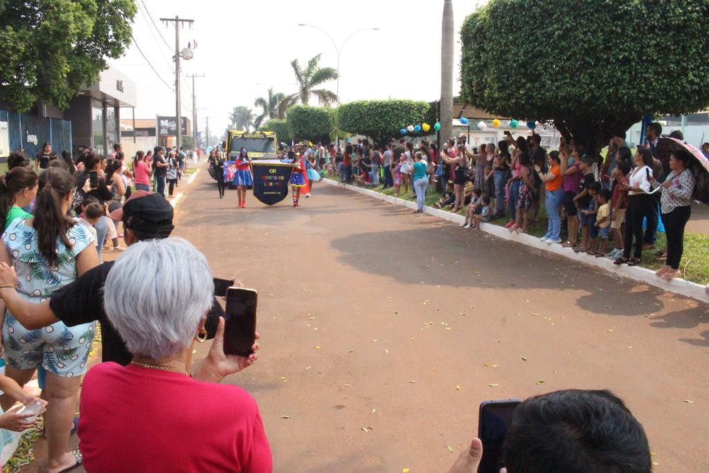 Desfile Cívico do 36º aniversário de Paranhos