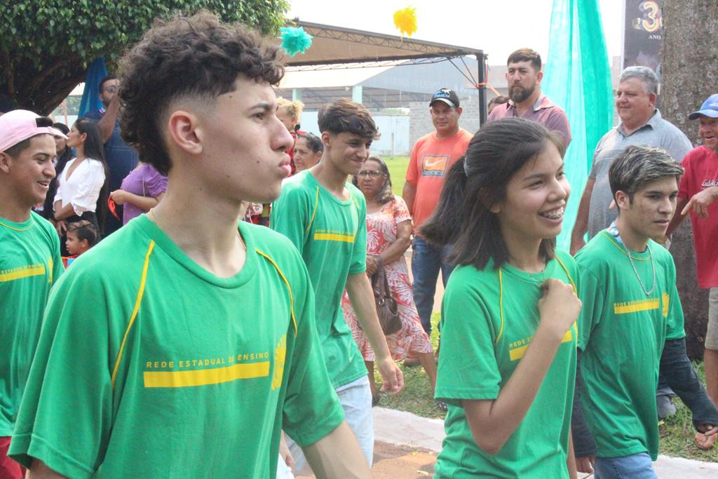 Desfile Cívico do 36º aniversário de Paranhos