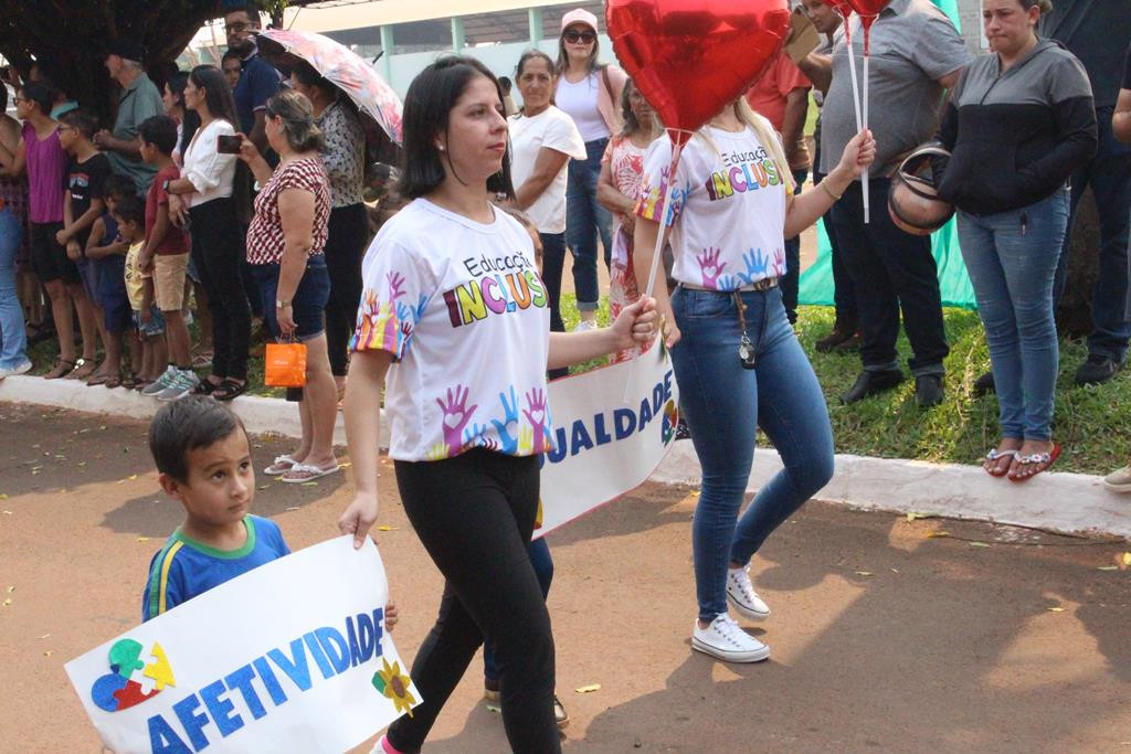 Desfile Cívico do 36º aniversário de Paranhos