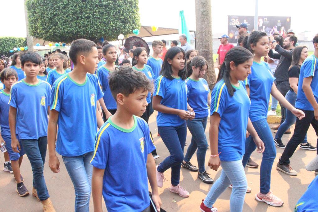 Desfile Cívico do 36º aniversário de Paranhos