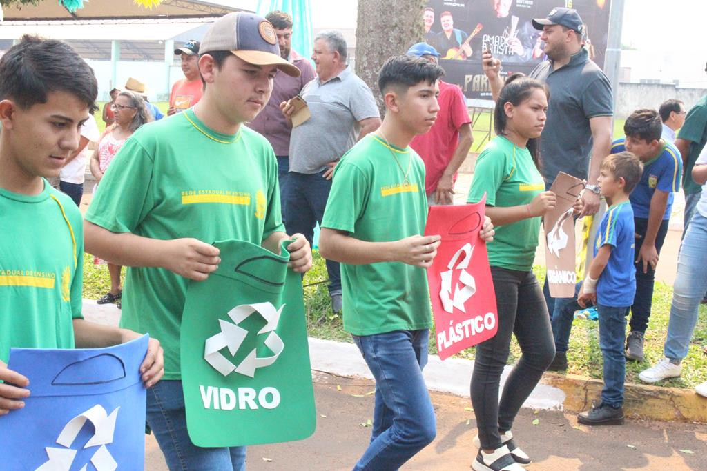 Desfile Cívico do 36º aniversário de Paranhos