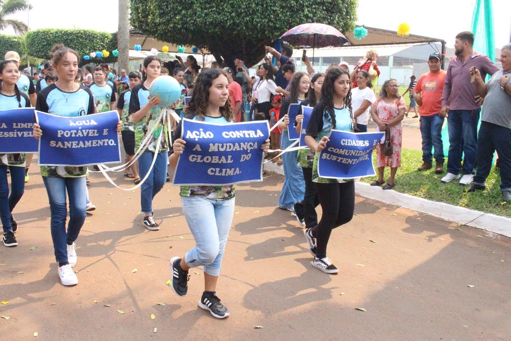 Desfile Cívico do 36º aniversário de Paranhos