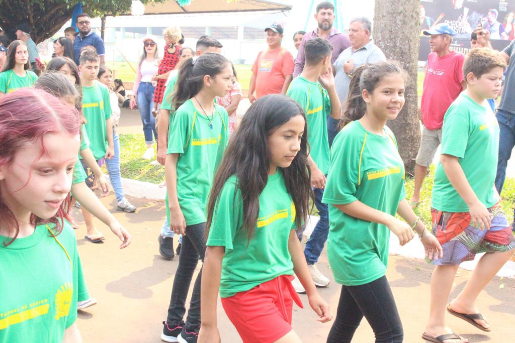 Desfile Cívico do 36º aniversário de Paranhos