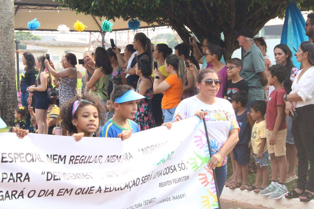 Desfile Cívico do 36º aniversário de Paranhos