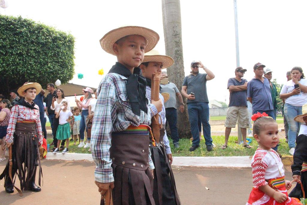 Desfile Cívico do 36º aniversário de Paranhos