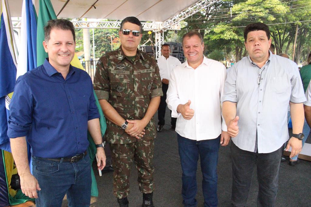 Desfile Cívico do 36º aniversário de Paranhos