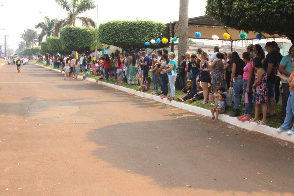 Desfile Cívico do 36º aniversário de Paranhos