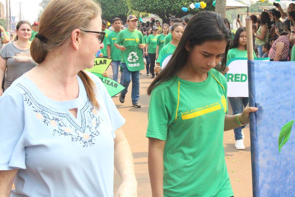 Desfile Cívico do 36º aniversário de Paranhos