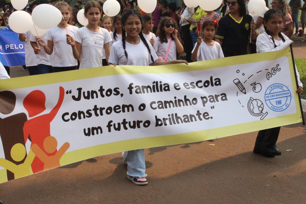 Desfile Cívico do 36º aniversário de Paranhos