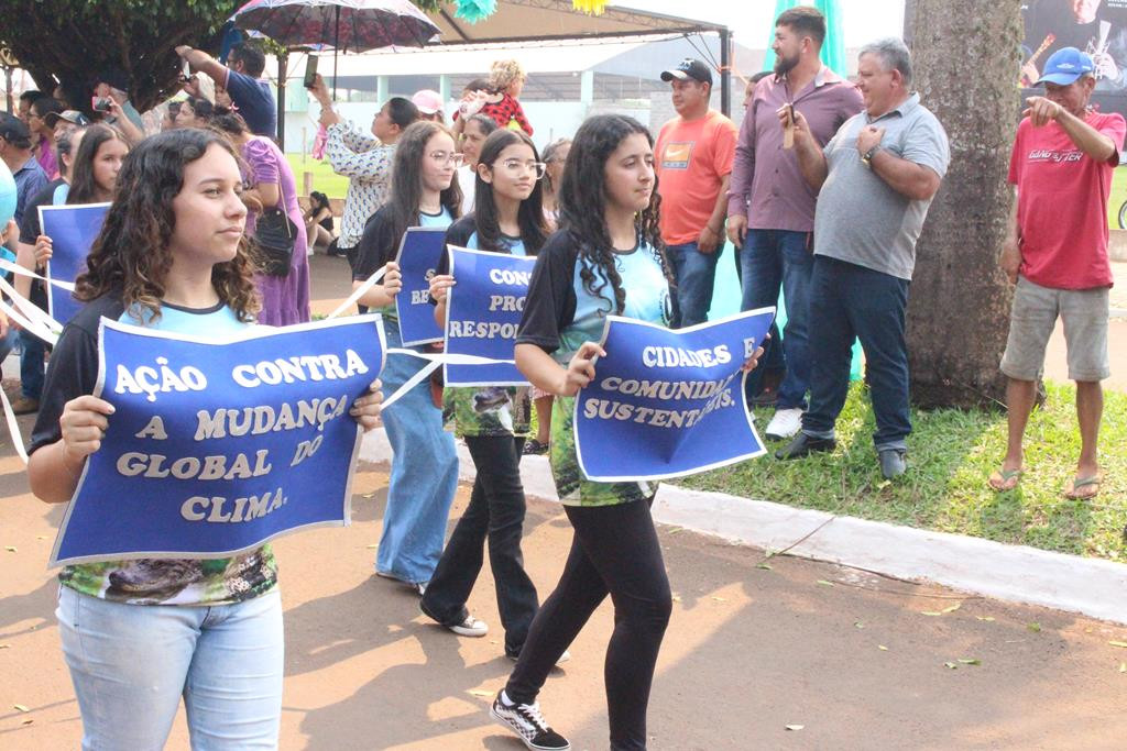 Desfile Cívico do 36º aniversário de Paranhos