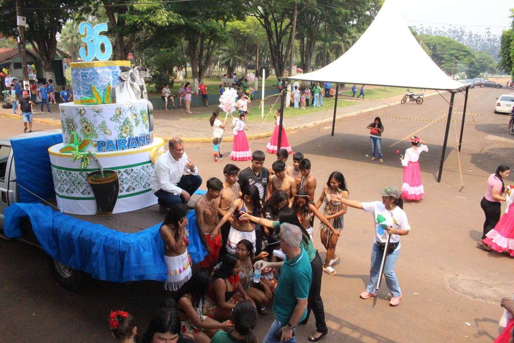 Desfile Cívico do 36º aniversário de Paranhos