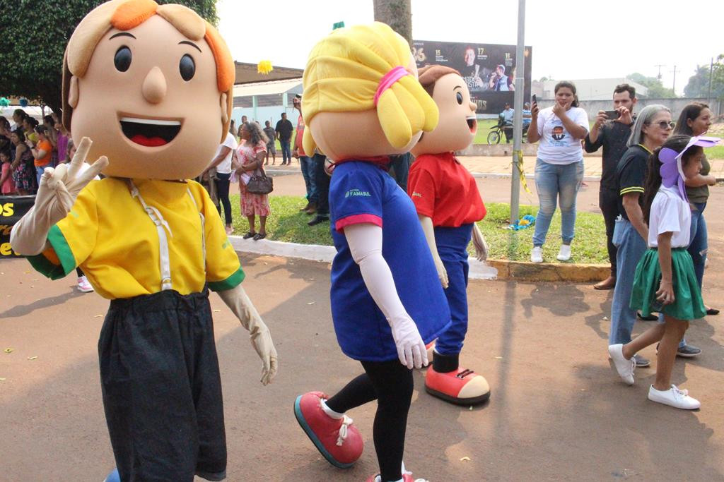 Desfile Cívico do 36º aniversário de Paranhos