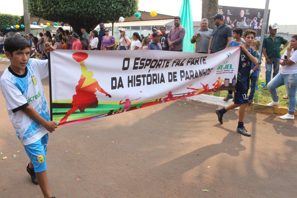 Desfile Cívico do 36º aniversário de Paranhos