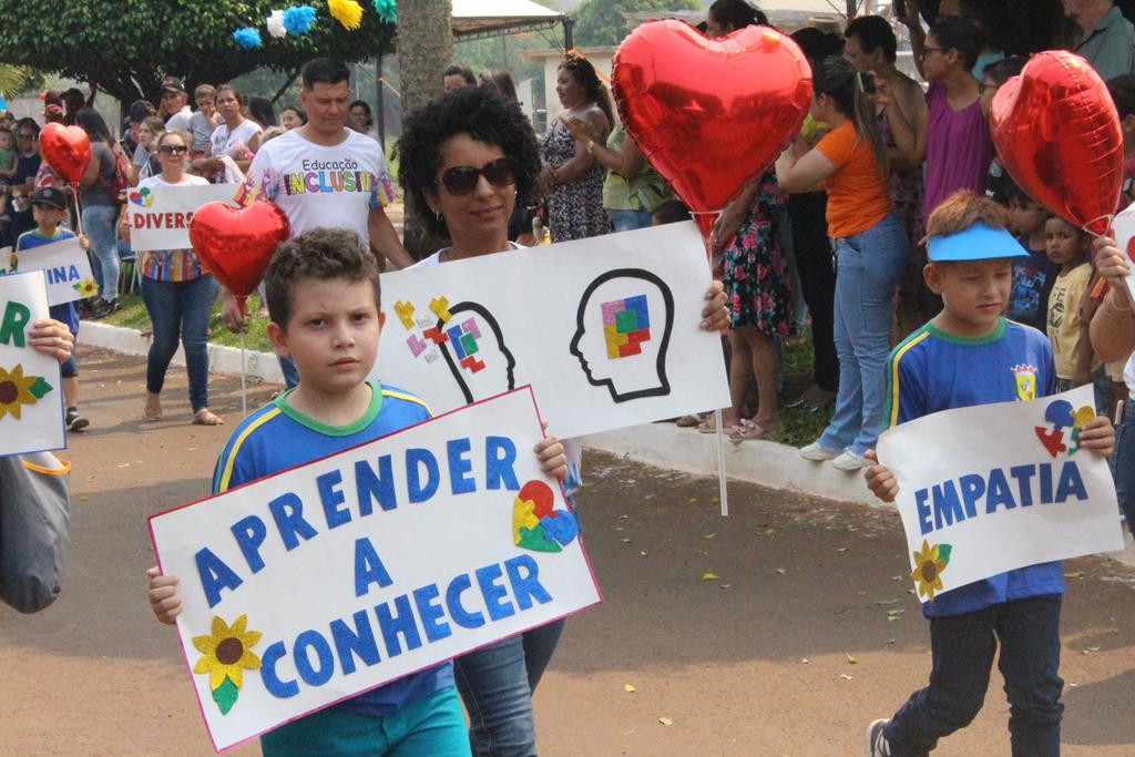 Desfile Cívico do 36º aniversário de Paranhos