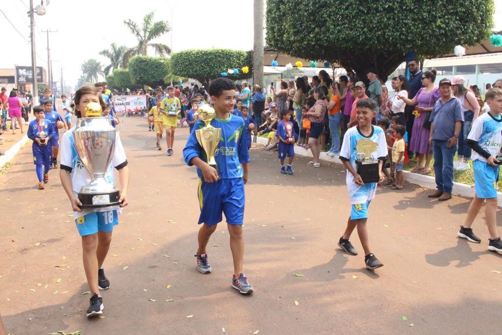 Desfile Cívico do 36º aniversário de Paranhos