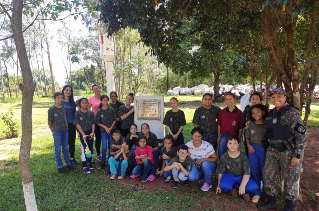 Projeto Florestinha de Amambai realiza visita técnica em Cooperativa de coleta e reciclagem