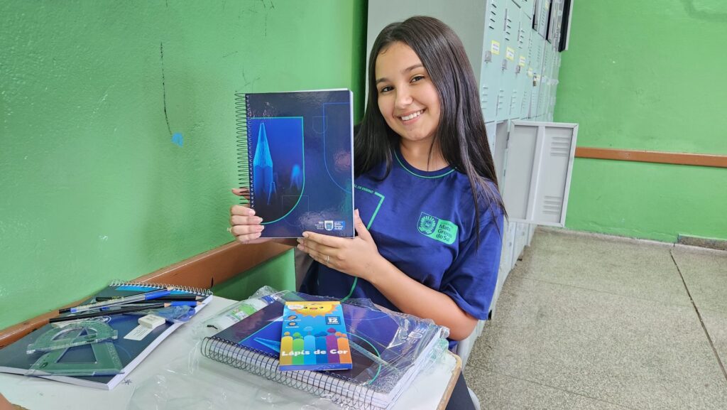 MS: Organização e logística garantem entrega de uniformes e kits aos alunos