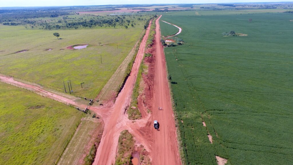 Prefeito Donizete acompanha de perto os trabalhos realizados na melhoria de estradas vicinais em Paranhos