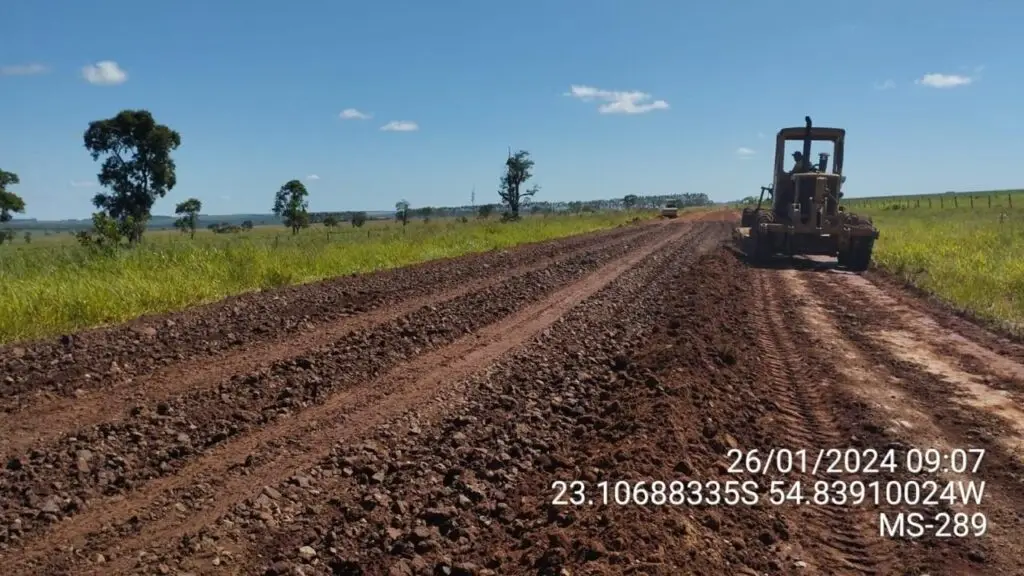 Governo do Estado intensifica reparos de rodovias em Amambai e região