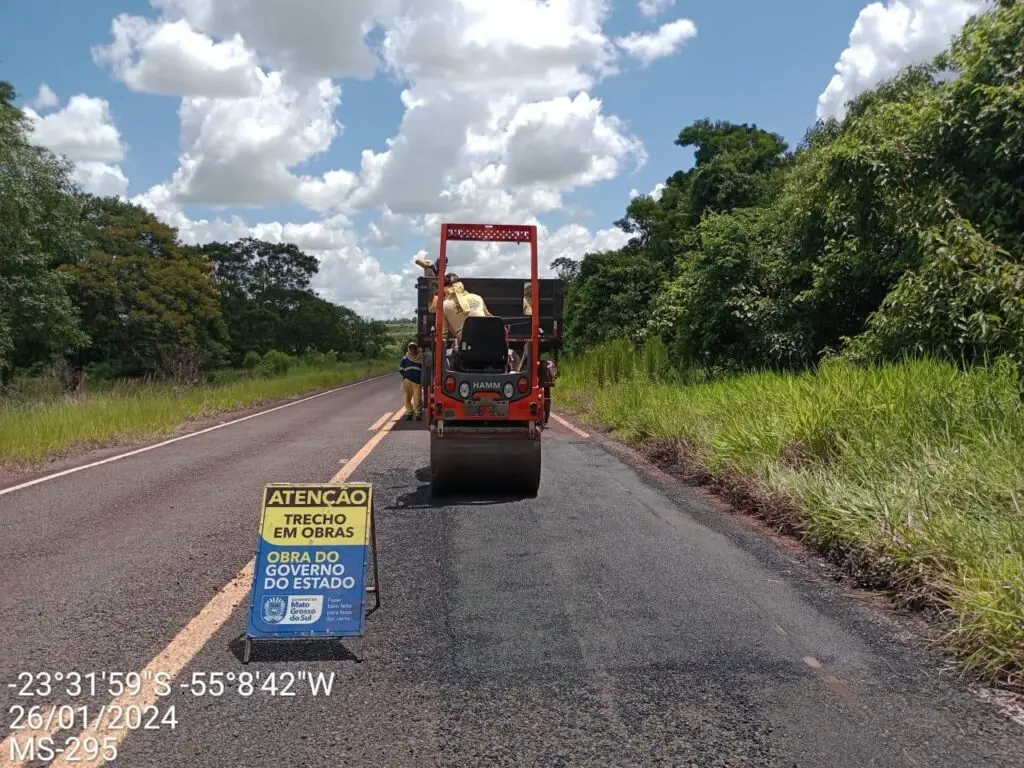 Governo do Estado intensifica reparos de rodovias em Amambai e região