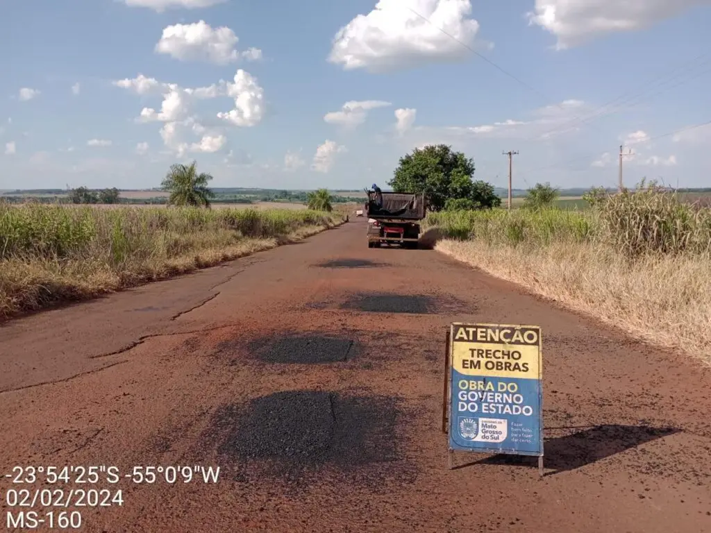 Governo do Estado intensifica reparos de rodovias em Amambai e região