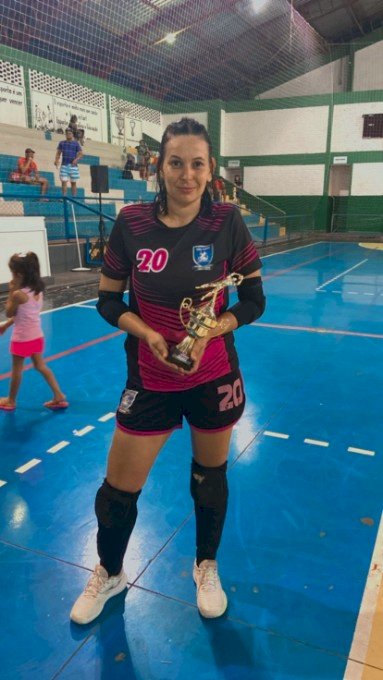 Equipe da São Jorge sagra-se campeã de torneio de futsal feminino em Naviraí