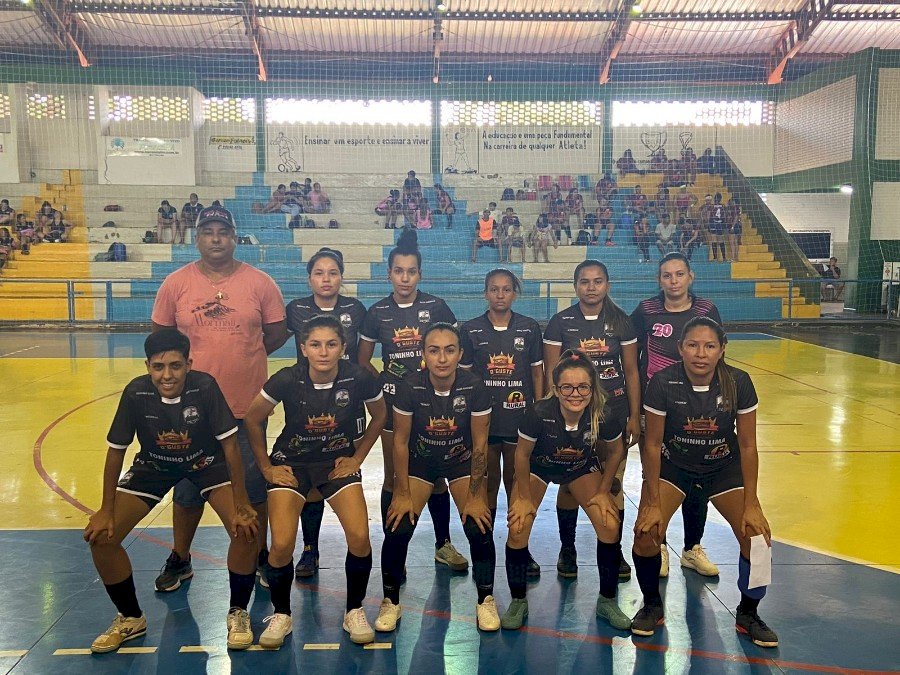 Equipe da São Jorge sagra-se campeã de torneio de futsal feminino em Naviraí