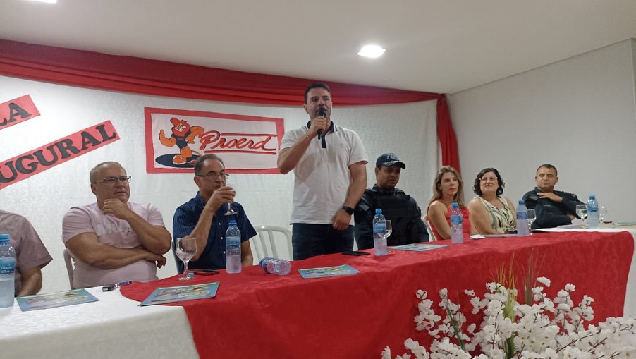 Prefeito André Nezzi prestigia aula inaugural do Proerd em Caarapó