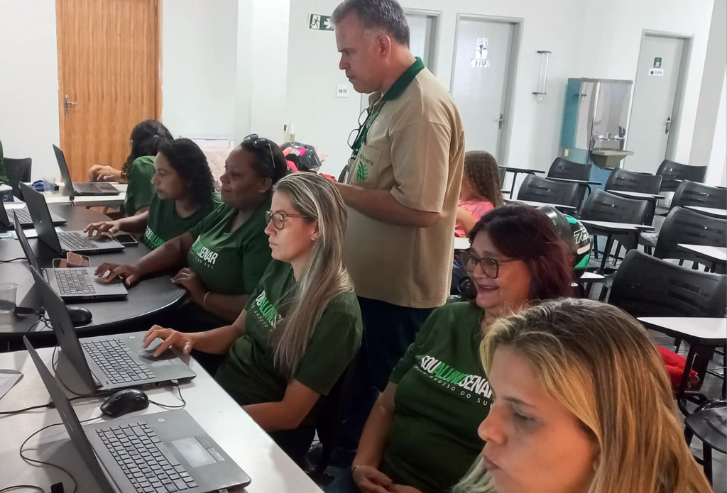 Prefeitura de Naviraí, Sindicato Rural e Senar promovem curso de informática básica e intermediária