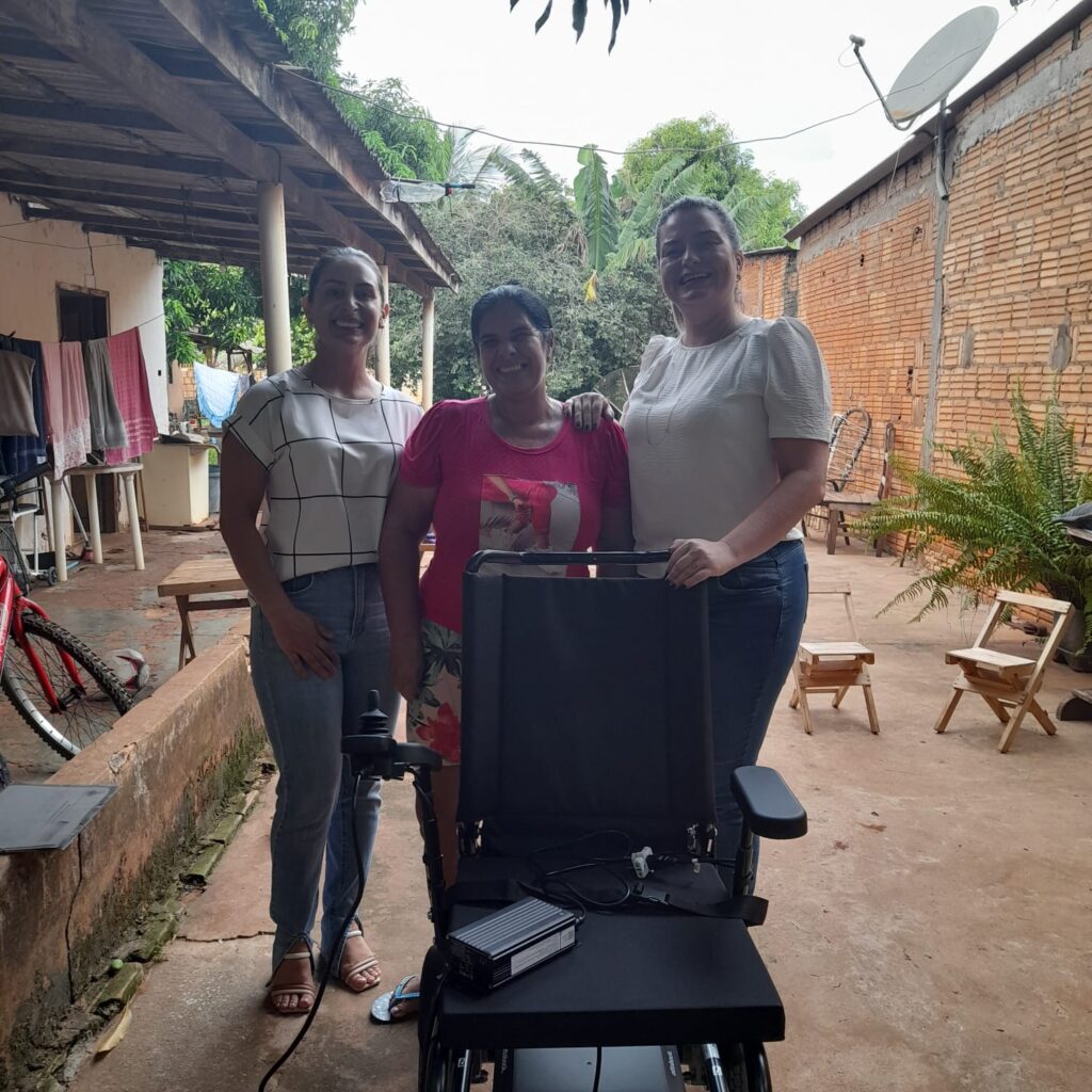 Pacientes recebem cadeiras motorizadas e outros equipamentos ortopédicos em Iguatemi