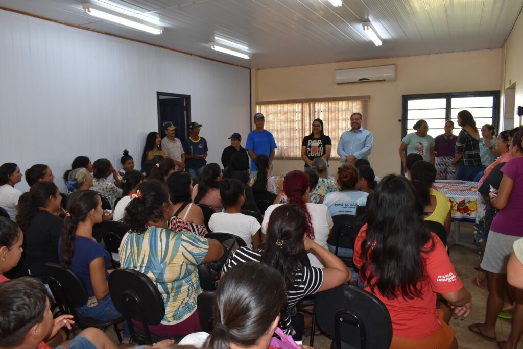 Em reunião, prefeito Donizete Viaro discute a funcionalidade dos programas em execução no CRAS