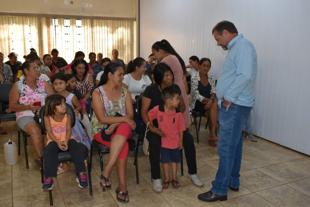 Em reunião, prefeito Donizete Viaro discute a funcionalidade dos programas em execução no CRAS