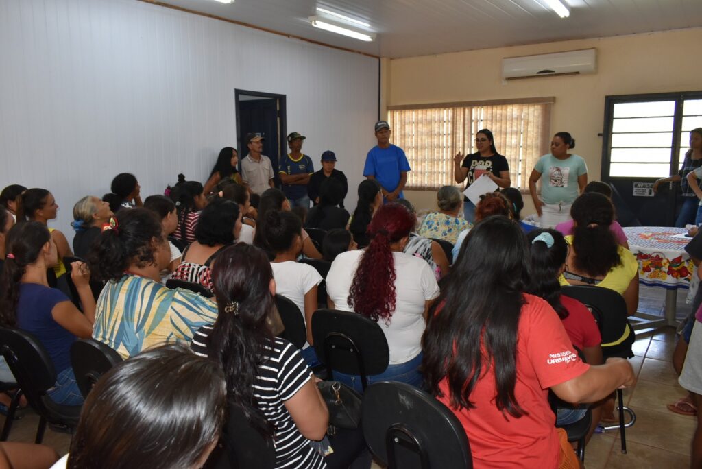 Em reunião, prefeito Donizete Viaro discute a funcionalidade dos programas em execução no CRAS