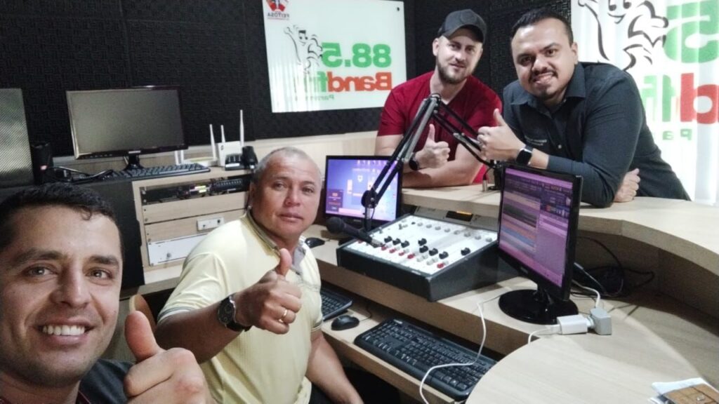 Programa de rádio Conexão 88 completa 7 anos no ar