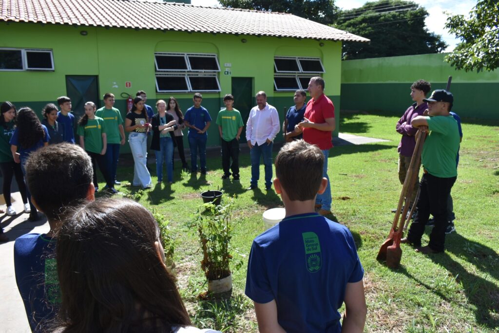 Prefeitura de Paranhos atende pedido do Grêmio Estudantil da Escola Estadual Santiago Benites