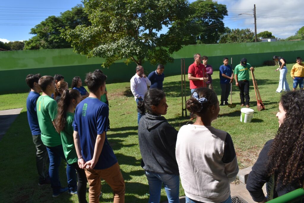 Prefeitura de Paranhos atende pedido do Grêmio Estudantil da Escola Estadual Santiago Benites