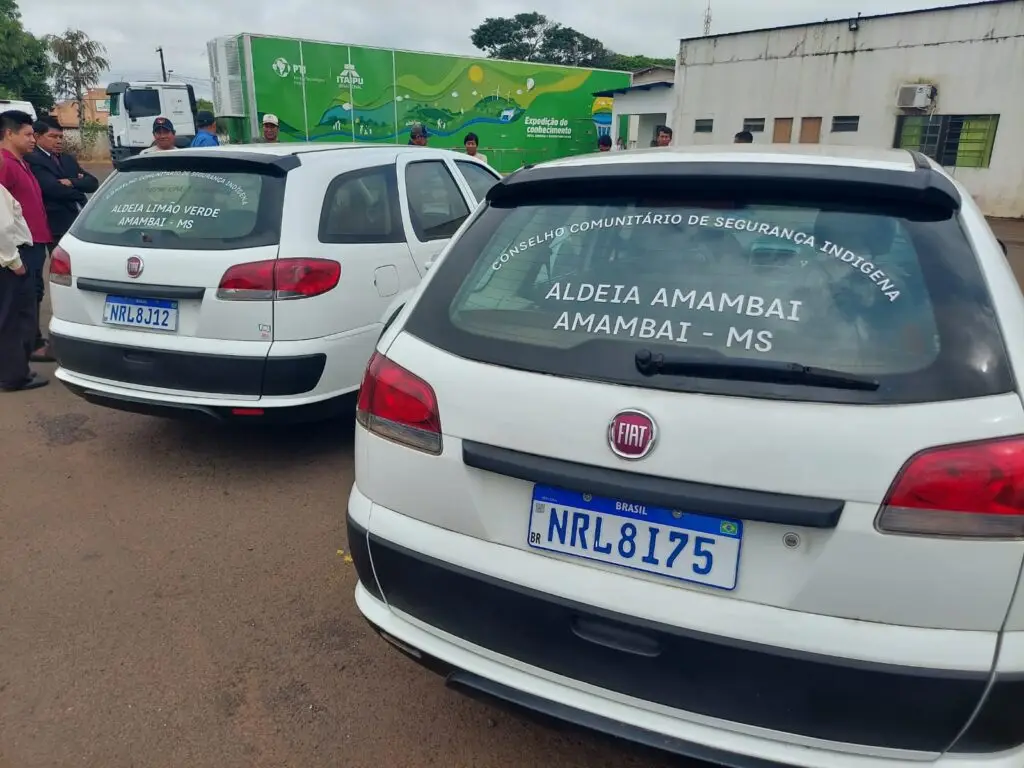 Prefeitura e Polícia Militar entregam viaturas para o Conselho Comunitário de Segurança Indígena das aldeias Amambai e Limão Verde