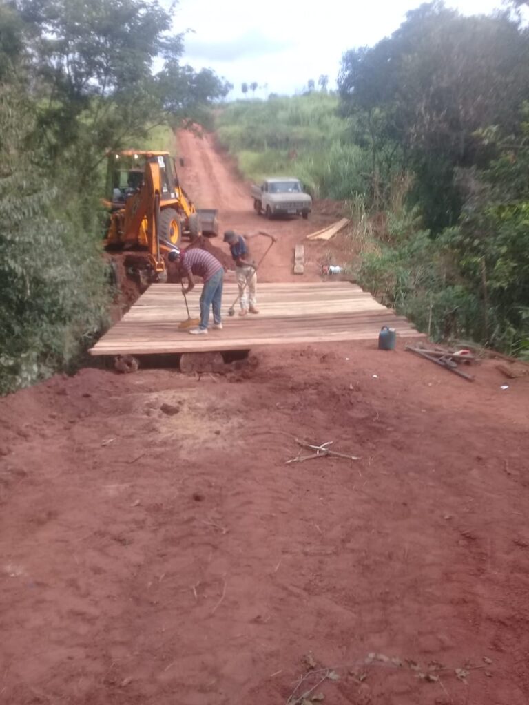 Prefeitura de Paranhos concluiu a construção de duas pontes de madeira na comunidade Pirajui