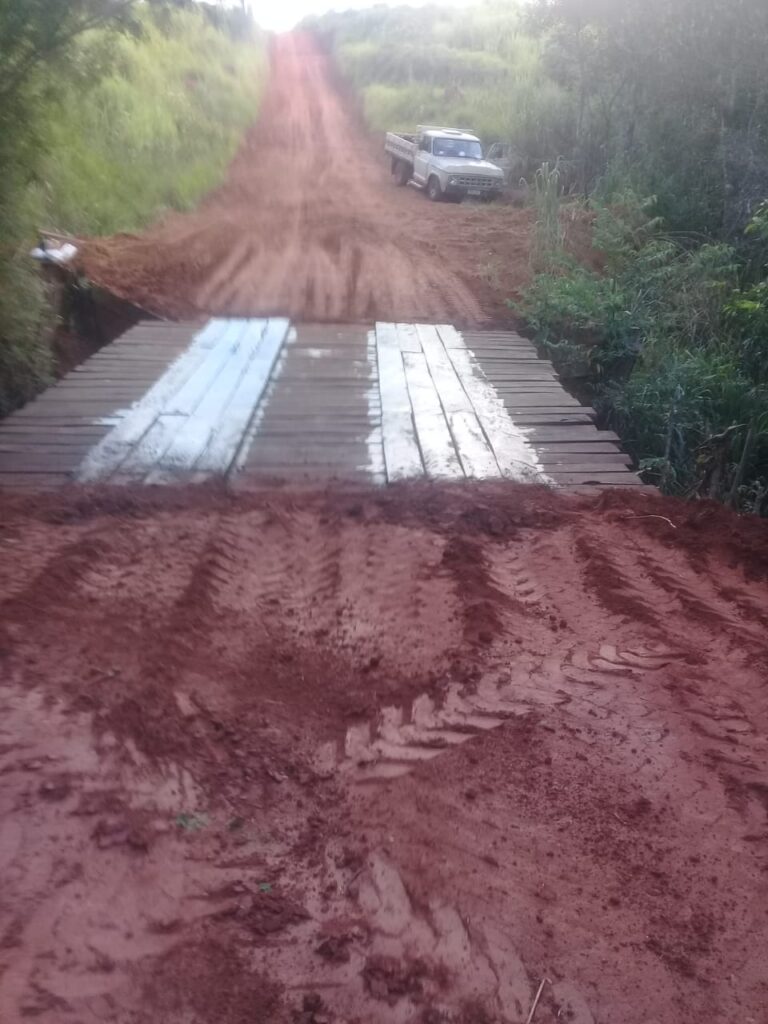 Prefeitura de Paranhos concluiu a construção de duas pontes de madeira na comunidade Pirajui