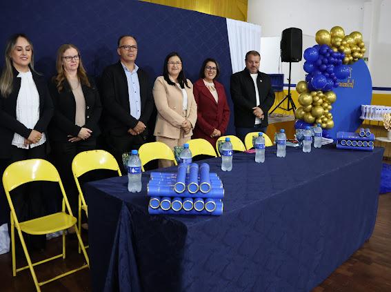 Prefeito Donizete prestigia formatura dos alunos do curso Normal Médio