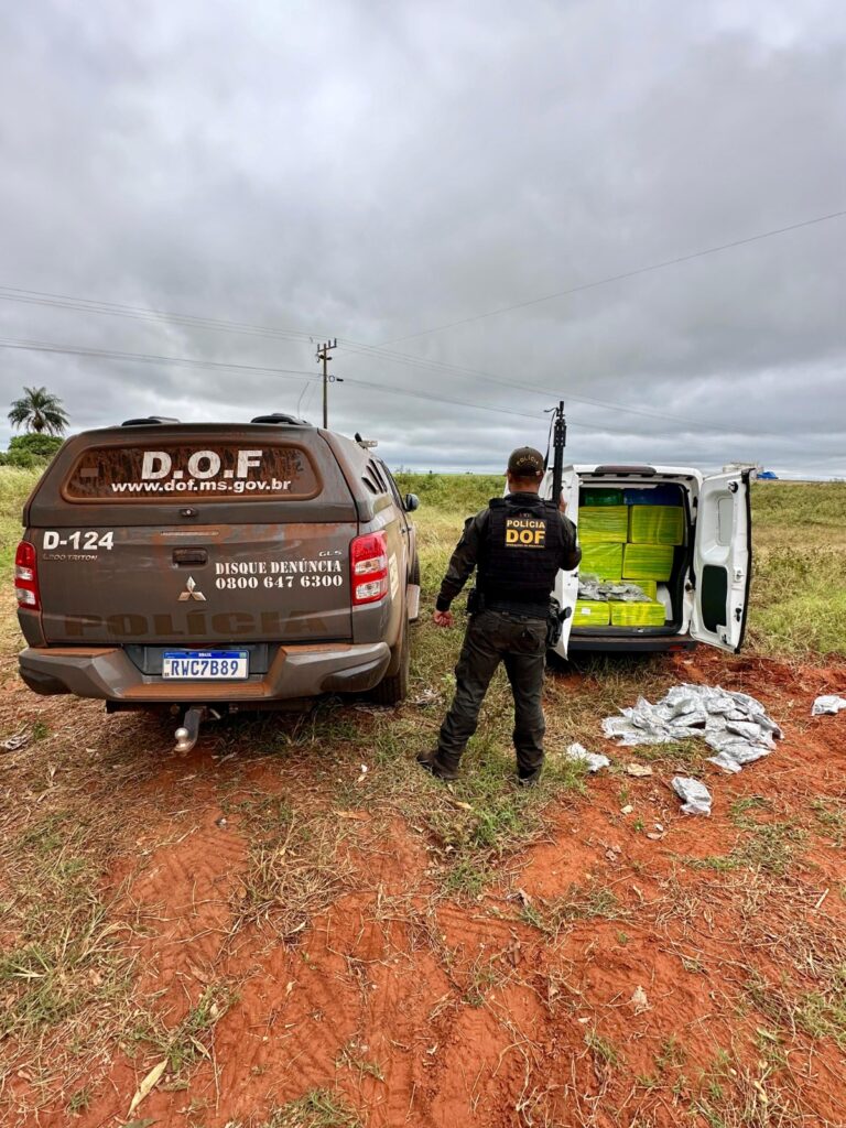 Veículo furtado em Minas Gerais é recuperado pelo DOF em Tacuru com mais de 350 quilos de drogas